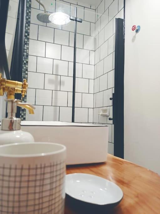 Erizana Apartment ไบโยนา ภายนอก รูปภาพ