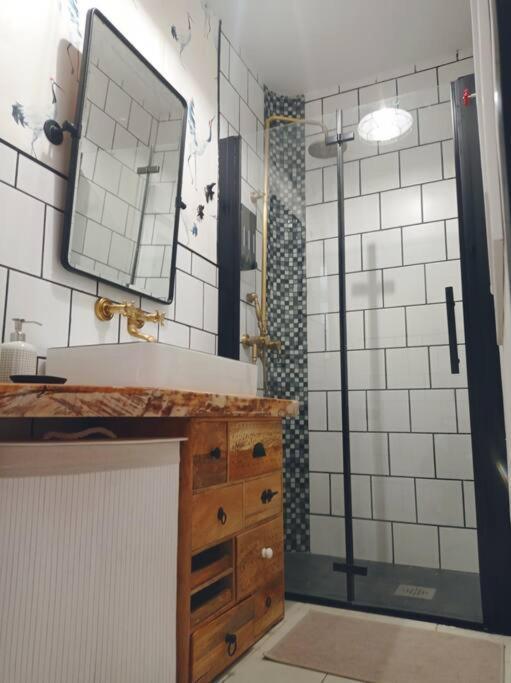 Erizana Apartment ไบโยนา ภายนอก รูปภาพ