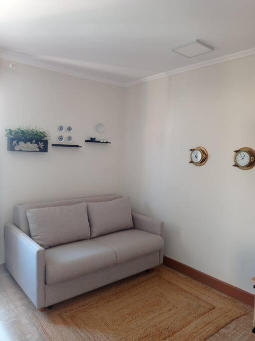 Erizana Apartment ไบโยนา ภายนอก รูปภาพ